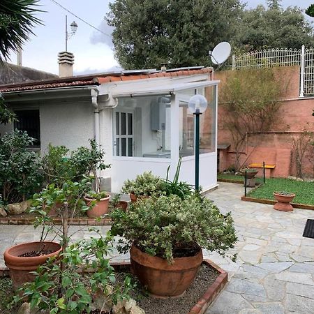 Resort Dependance Di Villa Rosa Maria Savona Bagian luar foto